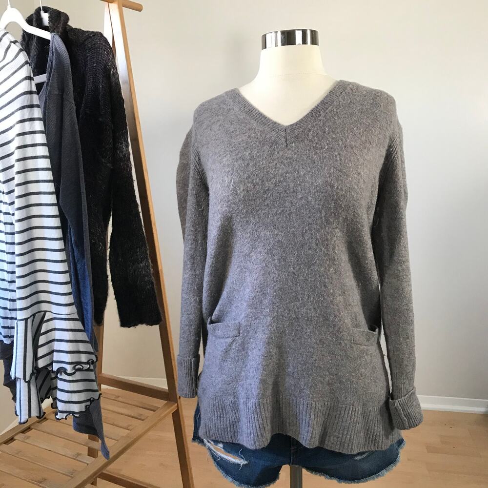 J. Crew • V Neck Front Pocket Tunic Sweater